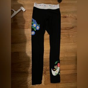 Size small Nike leggings